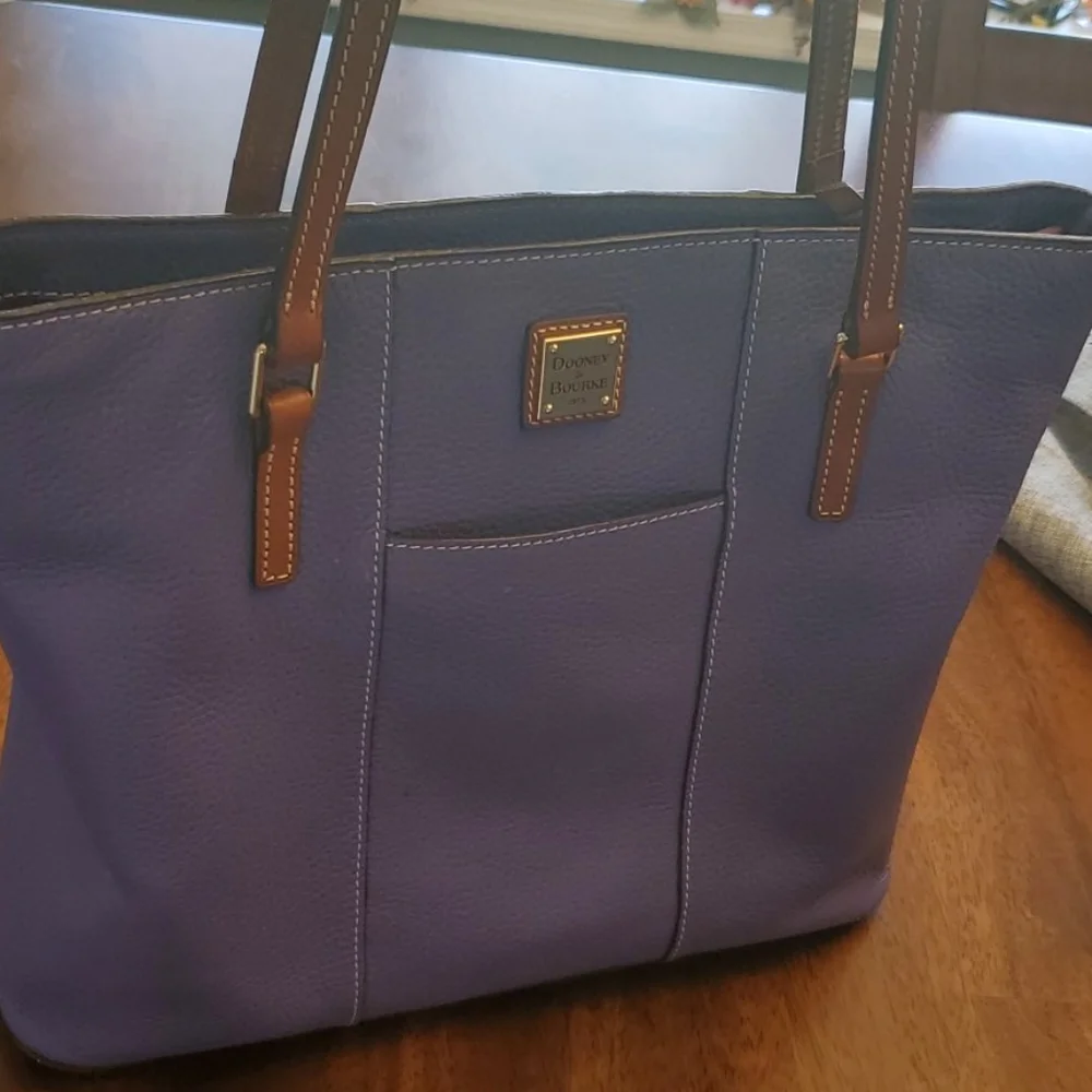 Large Dooney and Bourke tote. - Picture 1 of 7